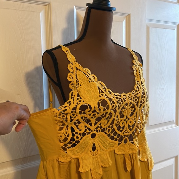 NWT beautiful C.O.C Curvy fit 1XL top - Picture 2 of 9